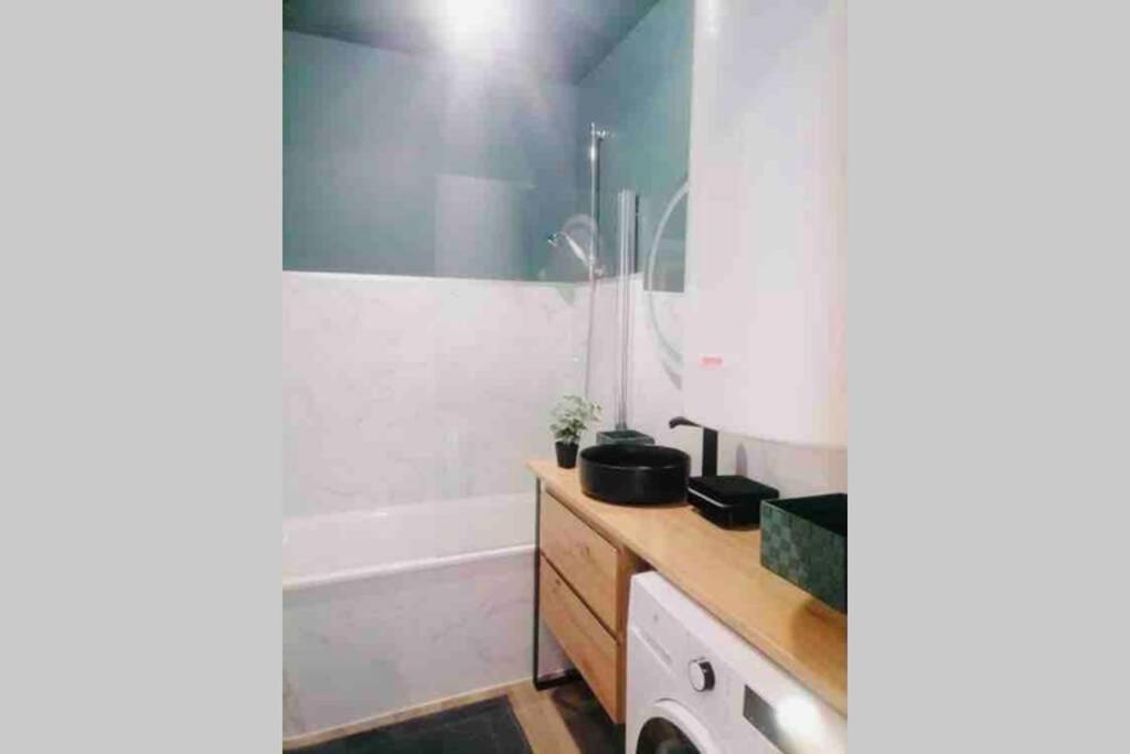 2/3 Pers, Centre Avec Parking. Appartamento