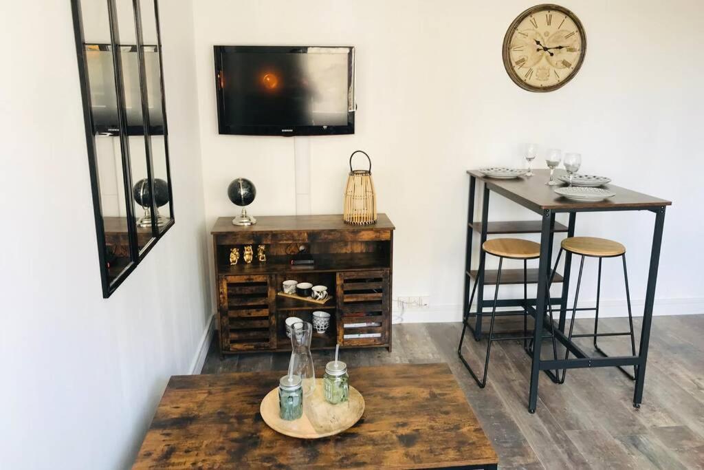 Apartment 2/3 Pers, Centre Avec Parking. *